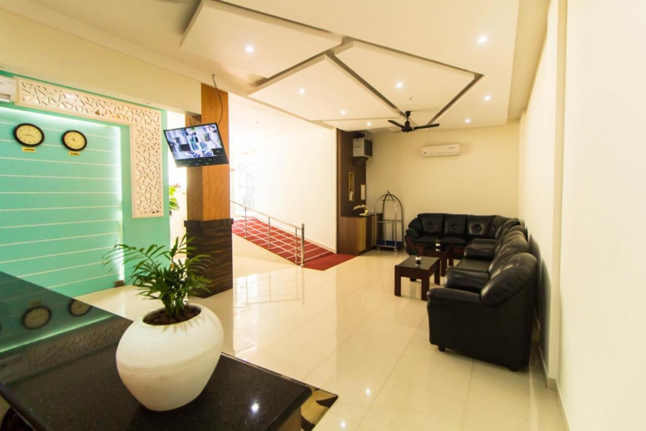 Отель Miracle Residency Kizhake Chalakudi Экстерьер фото