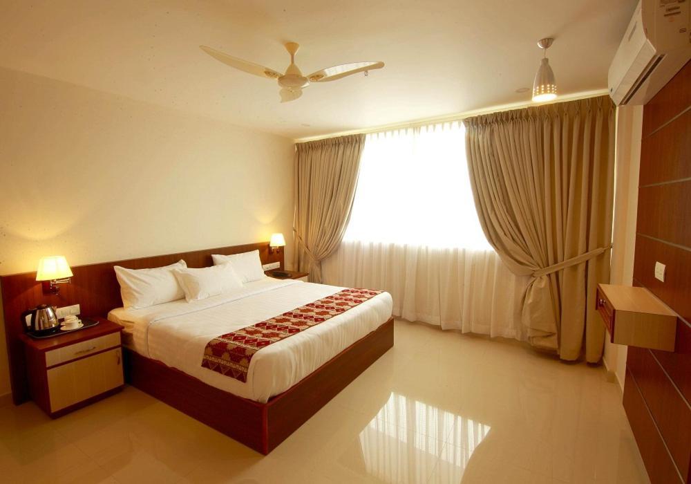 Отель Miracle Residency Kizhake Chalakudi Экстерьер фото