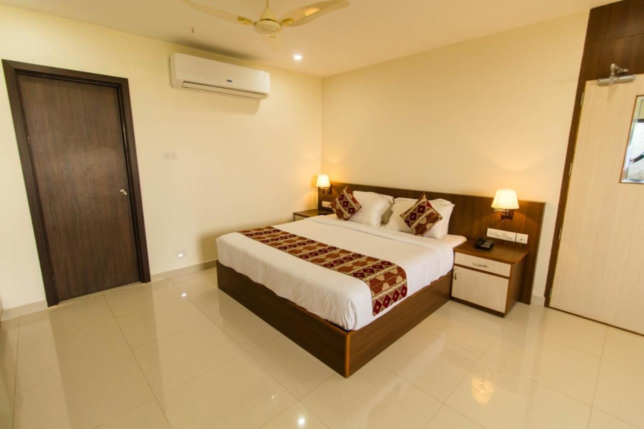 Отель Miracle Residency Kizhake Chalakudi Экстерьер фото