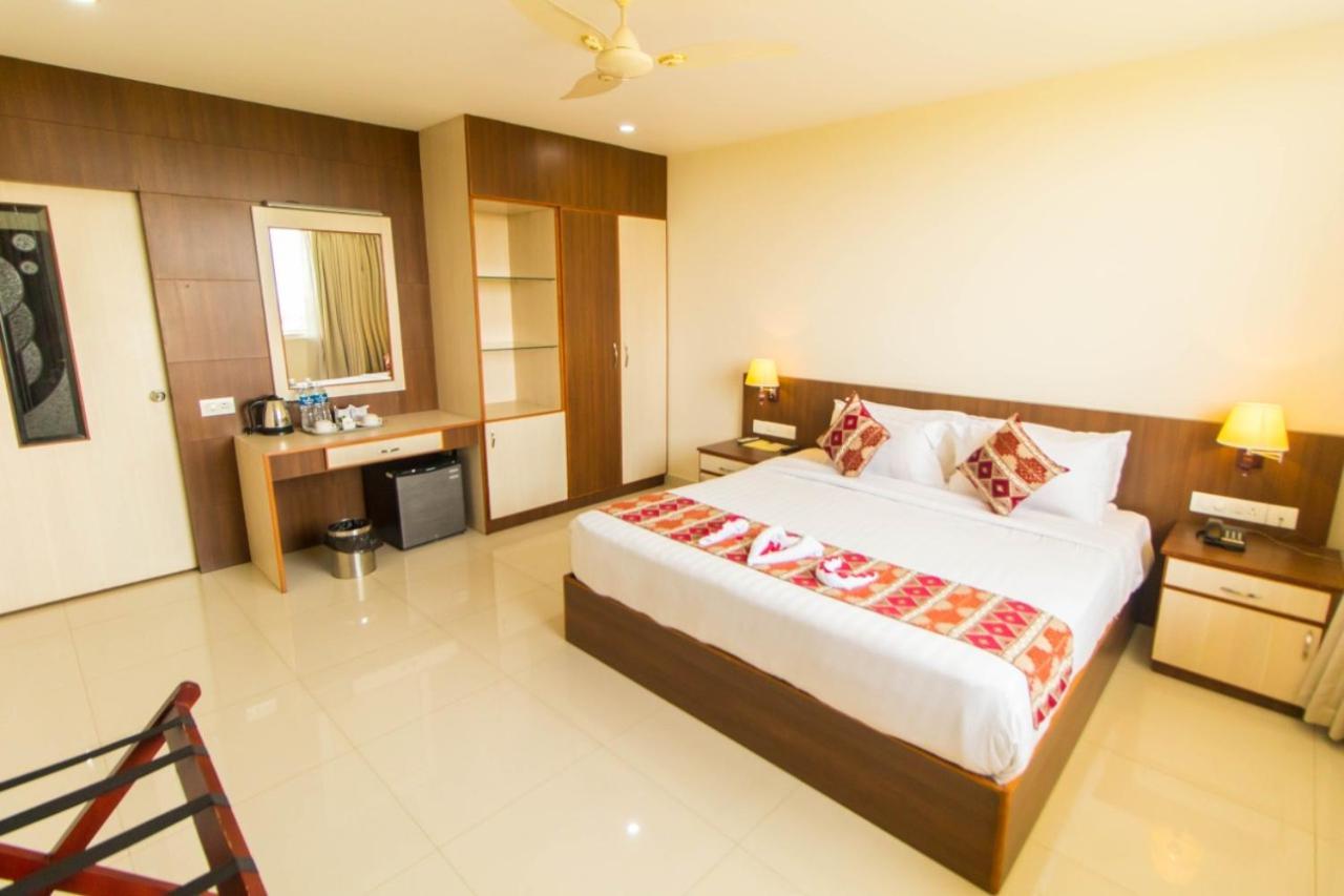 Отель Miracle Residency Kizhake Chalakudi Экстерьер фото